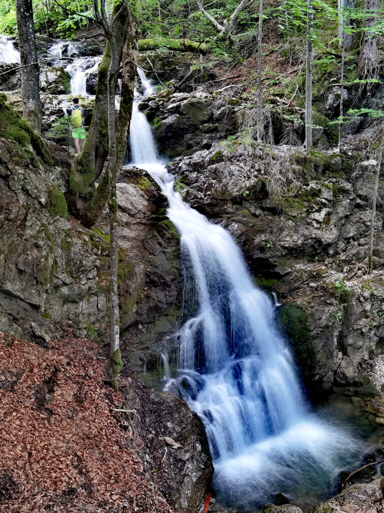 Diese Josefsthaler Wasserfälle Fotos vermitteln einen Eindruck von diesen Schliersee Sehenswürdigkeiten